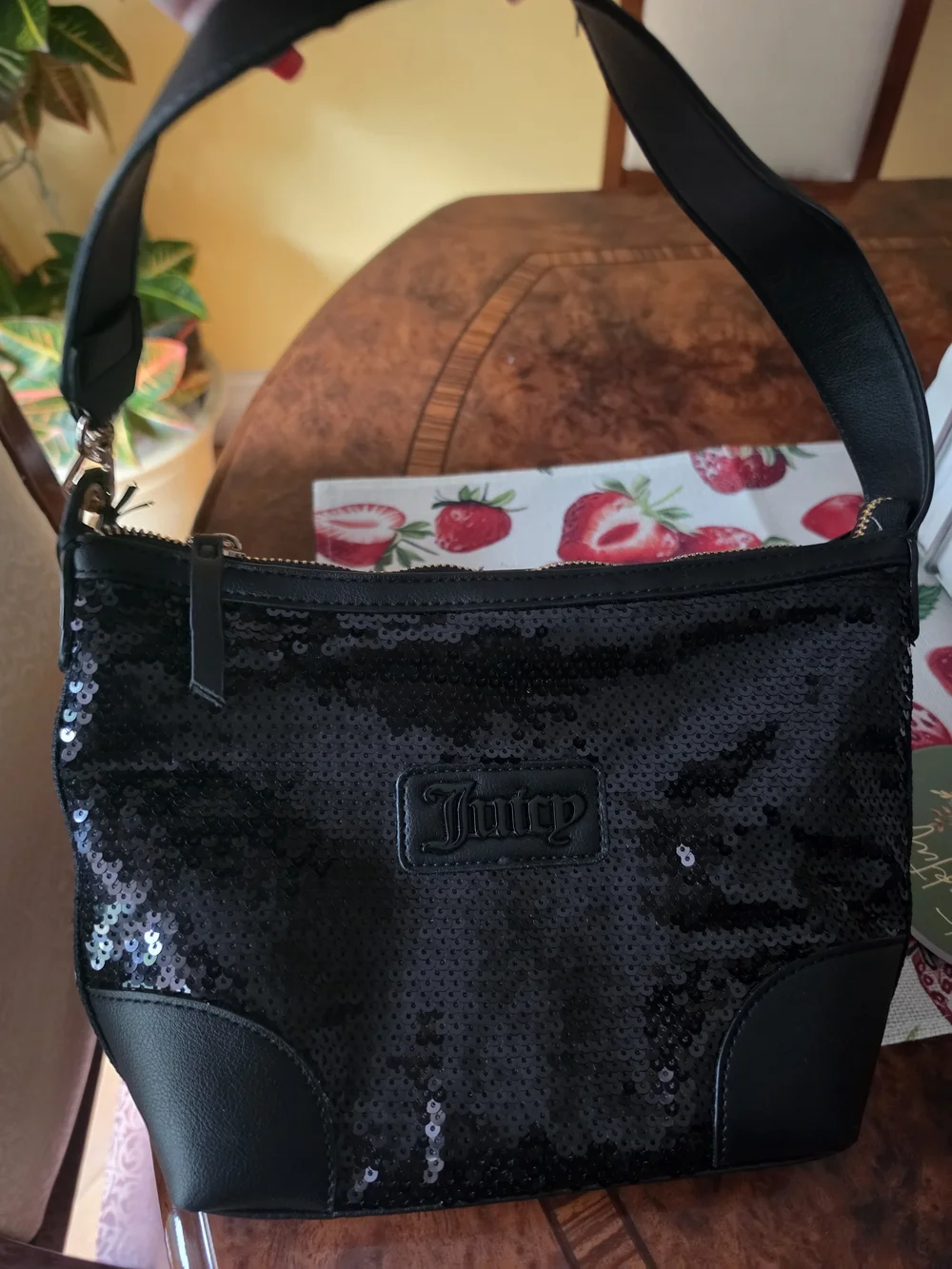 🖤Juicy Couture Black Sequin Hobo Bag + Key/Purse Charm ✨